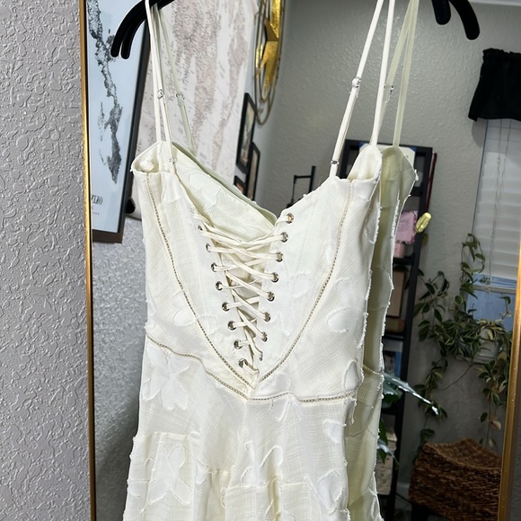 HOUSE OF CB 'Seren' Vintage Cream Floral Lace Back Maxi Dress NWOT - Picture 17 of 17